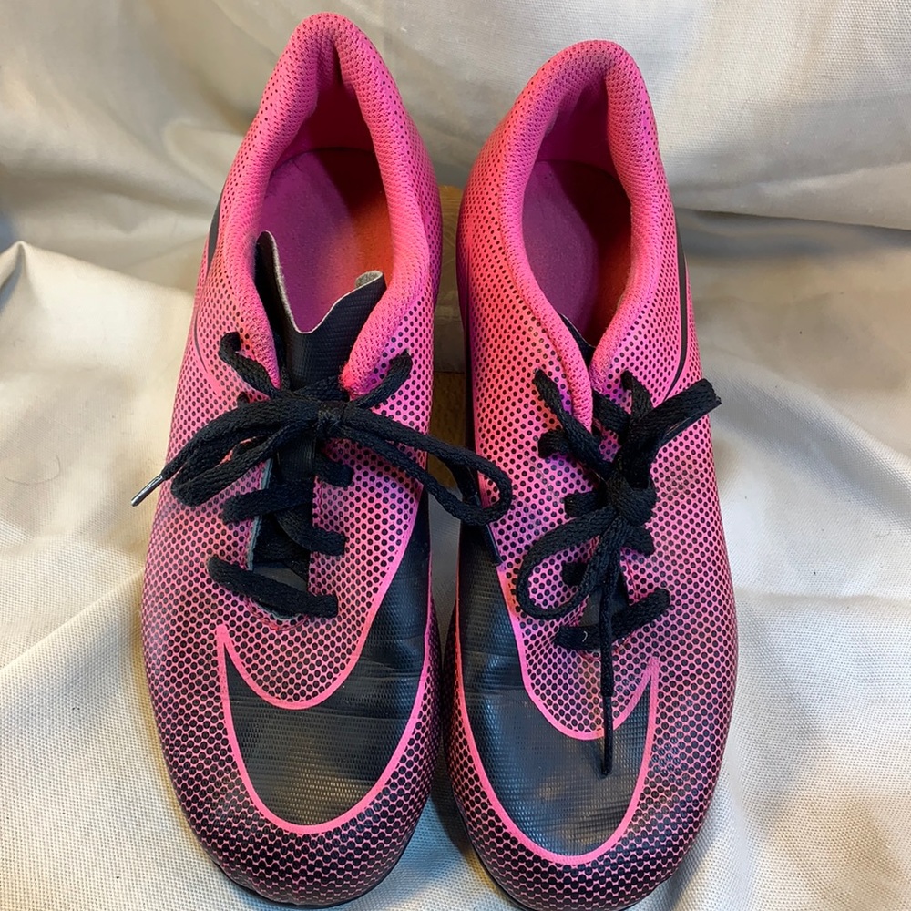 Nike soccer sneakers almost NEW